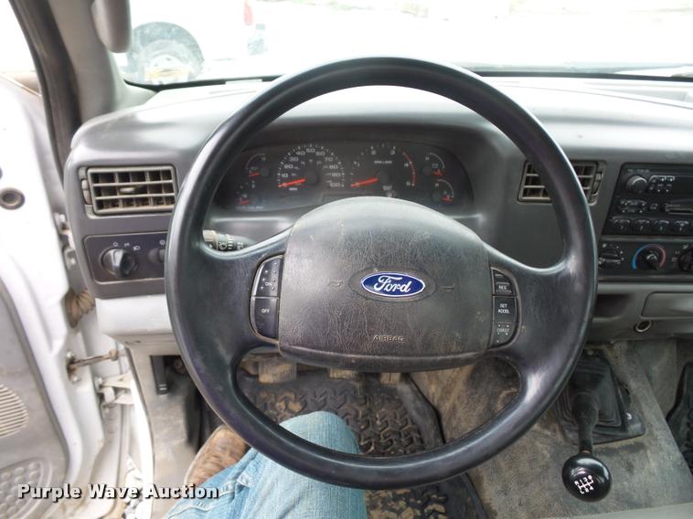 image for item DD9470 2003 Ford F350 flatbed pickup truck