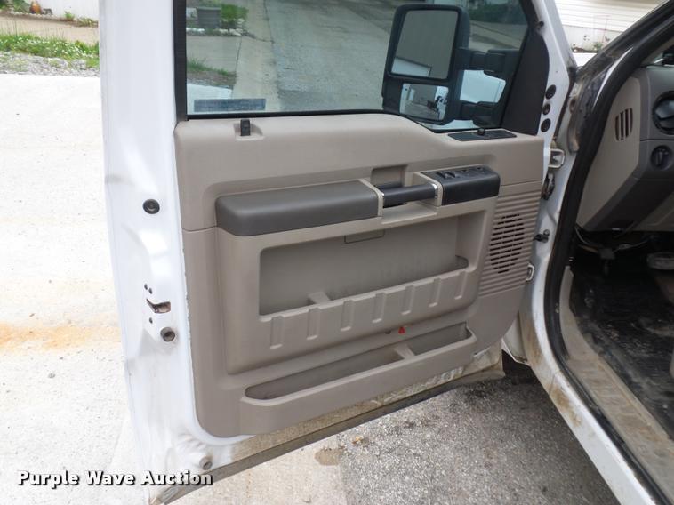 image for item DD9471 2008 Ford F250 Super Duty Crew Cab pickup truck