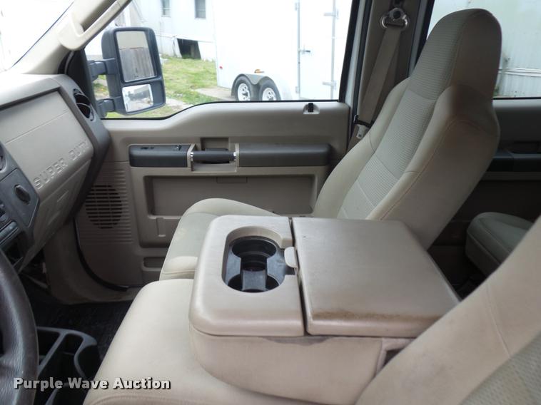 image for item DD9471 2008 Ford F250 Super Duty Crew Cab pickup truck