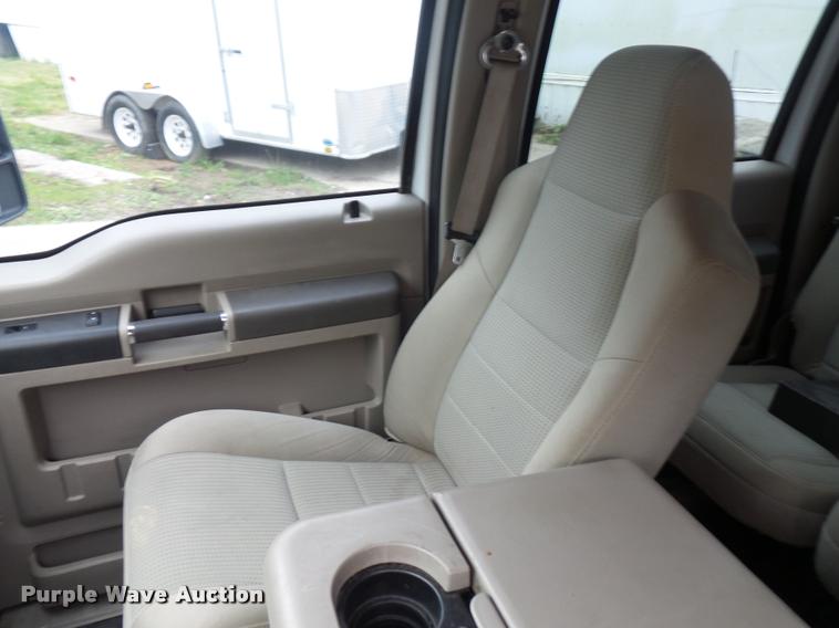 image for item DD9471 2008 Ford F250 Super Duty Crew Cab pickup truck