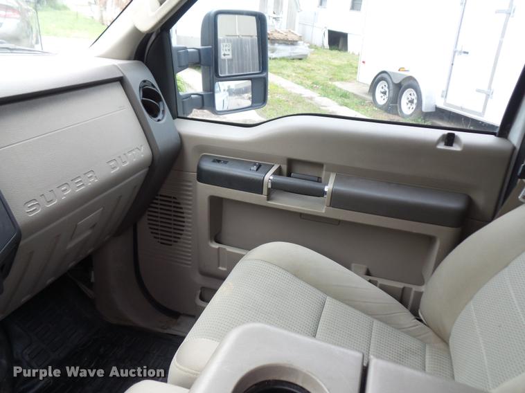 image for item DD9471 2008 Ford F250 Super Duty Crew Cab pickup truck