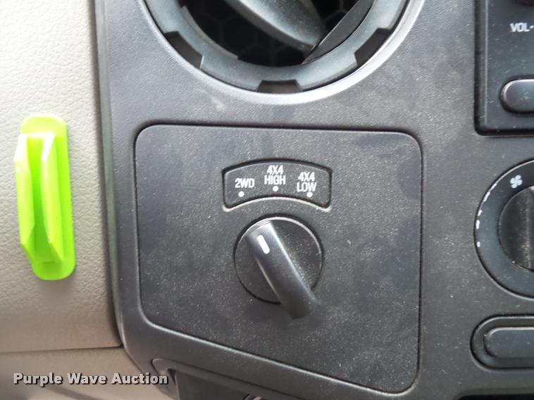 image for item DD9471 2008 Ford F250 Super Duty Crew Cab pickup truck