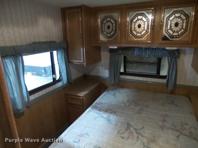 image for item DH9554 1992 Starcraft 8X35 camper