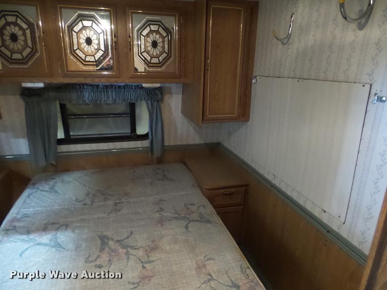 image for item DH9554 1992 Starcraft 8X35 camper