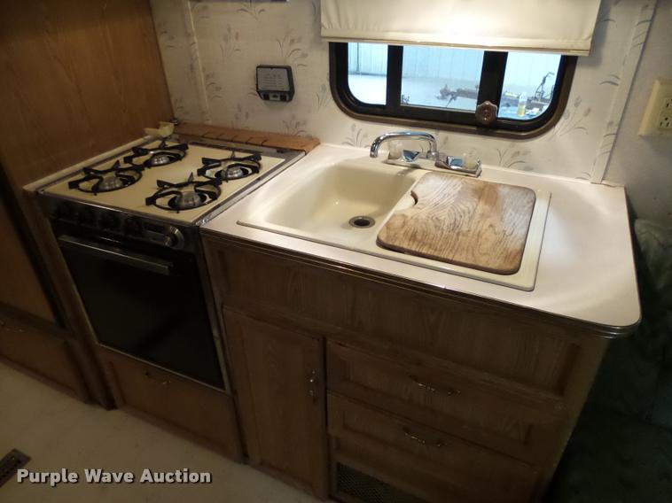 image for item DH9554 1992 Starcraft 8X35 camper