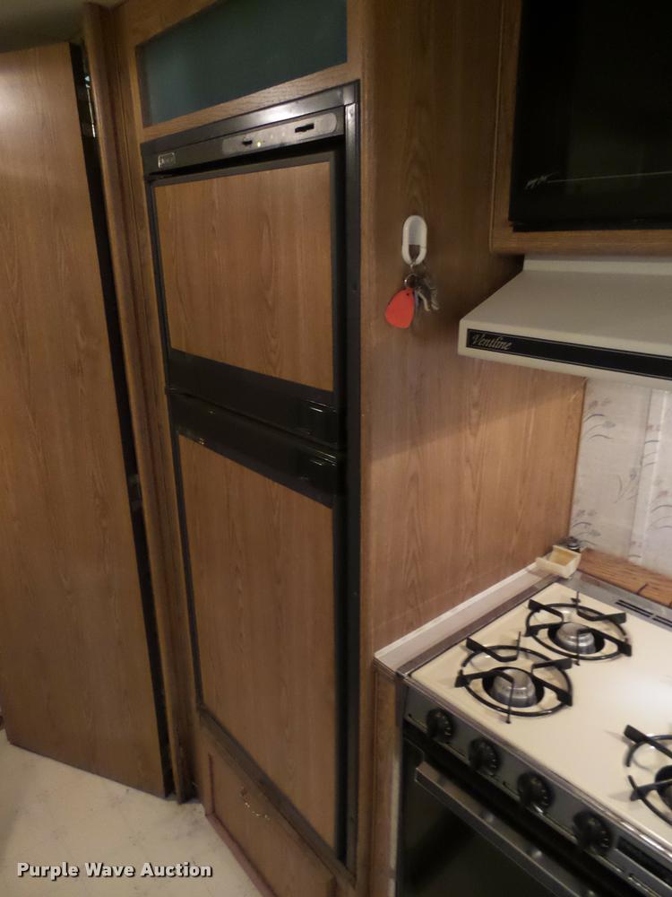 image for item DH9554 1992 Starcraft 8X35 camper