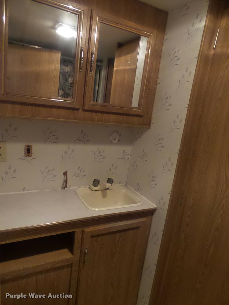 image for item DH9554 1992 Starcraft 8X35 camper