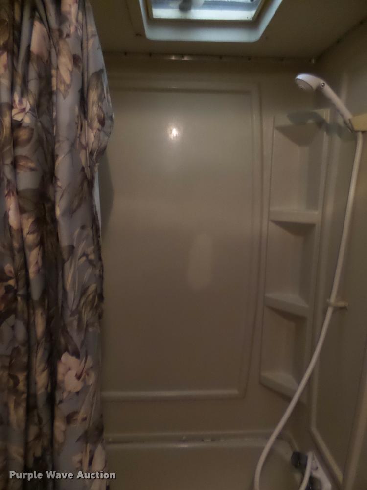 image for item DH9554 1992 Starcraft 8X35 camper