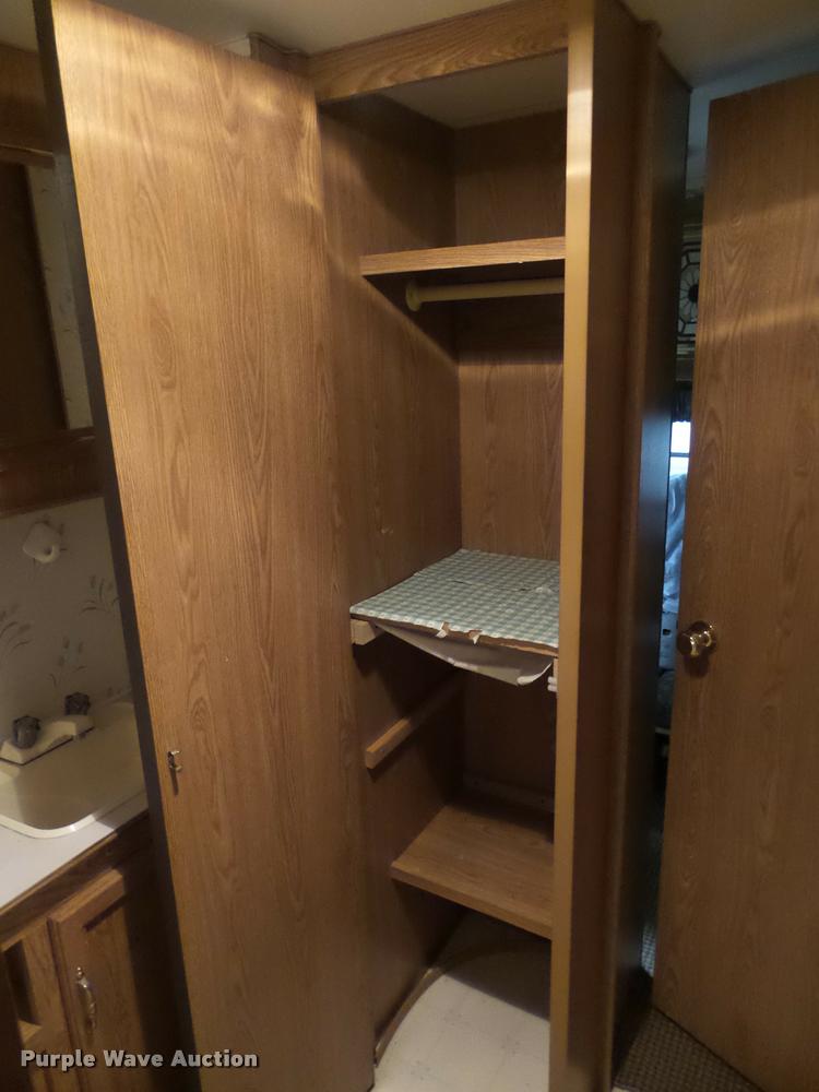 image for item DH9554 1992 Starcraft 8X35 camper