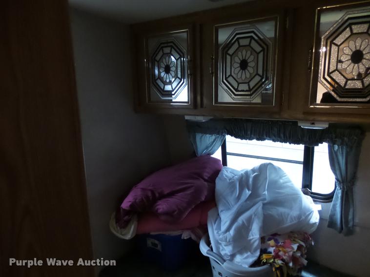 image for item DH9554 1992 Starcraft 8X35 camper