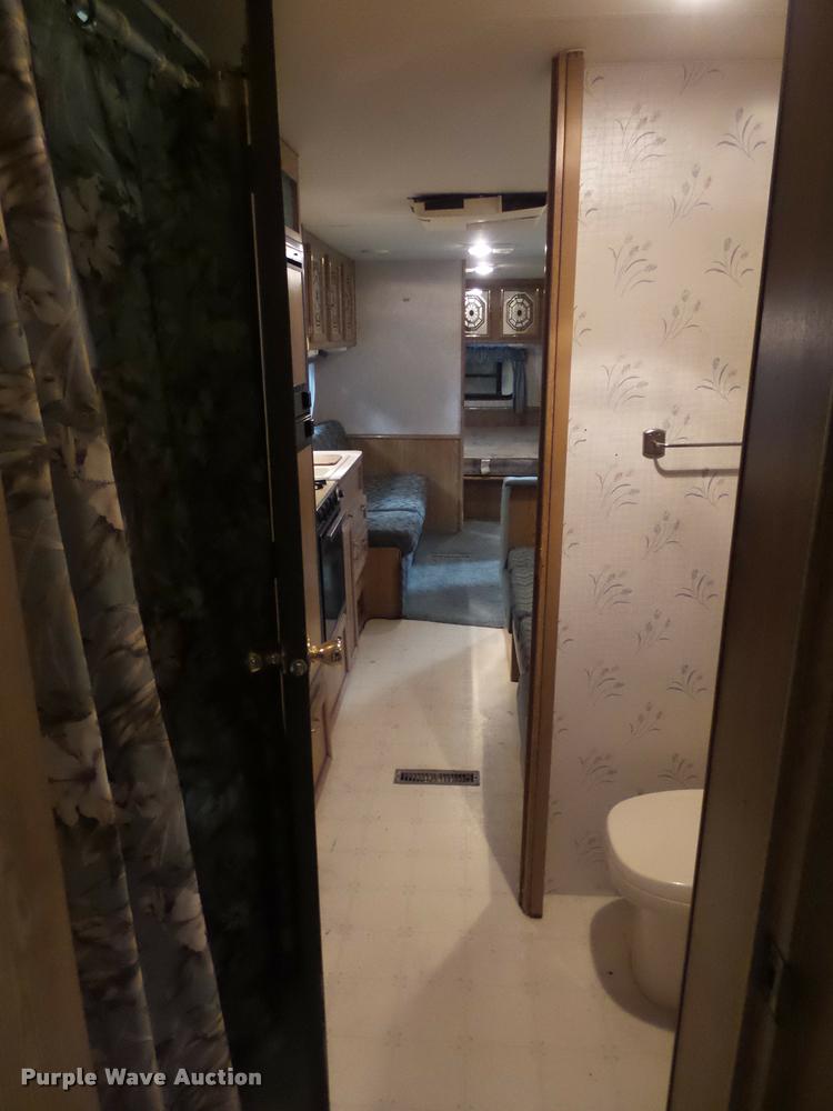 image for item DH9554 1992 Starcraft 8X35 camper