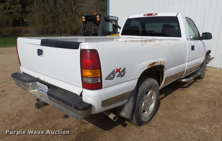 image for item DH9612 2000 Chevrolet Silverado 1500 pickup truck