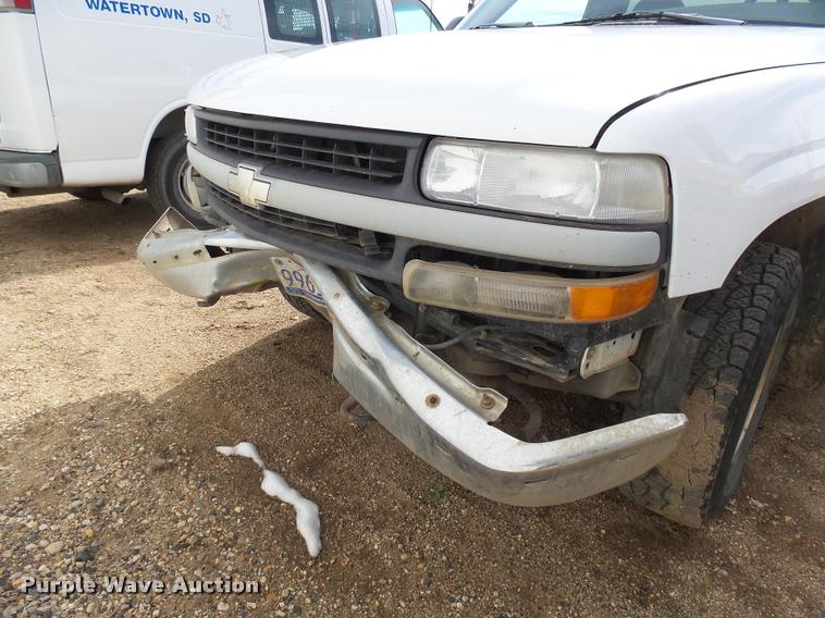 image for item DH9612 2000 Chevrolet Silverado 1500 pickup truck