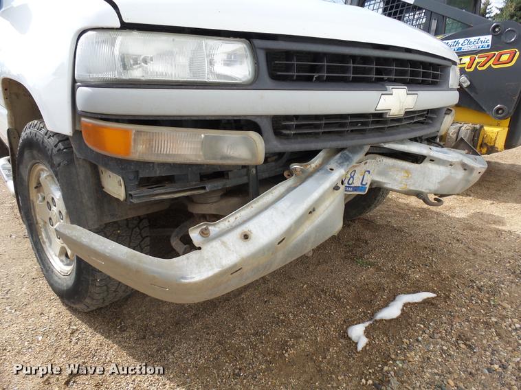 image for item DH9612 2000 Chevrolet Silverado 1500 pickup truck