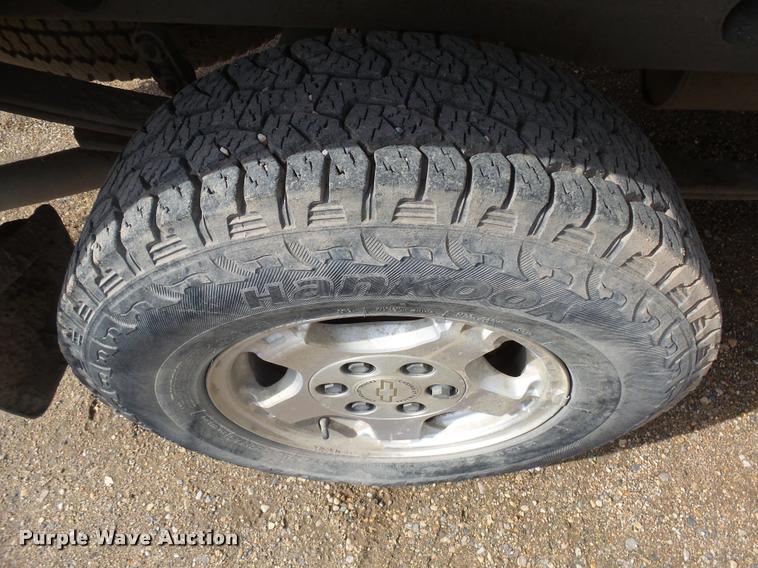 image for item DH9612 2000 Chevrolet Silverado 1500 pickup truck