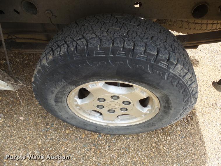 image for item DH9612 2000 Chevrolet Silverado 1500 pickup truck