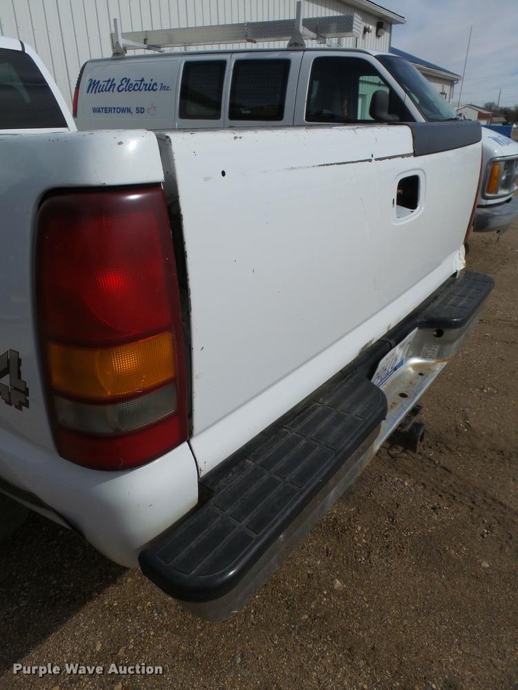 image for item DH9612 2000 Chevrolet Silverado 1500 pickup truck
