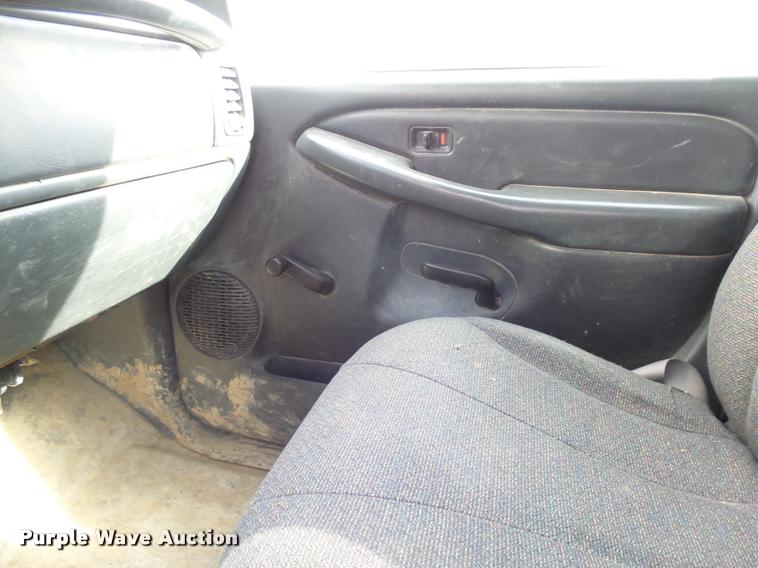 image for item DH9612 2000 Chevrolet Silverado 1500 pickup truck