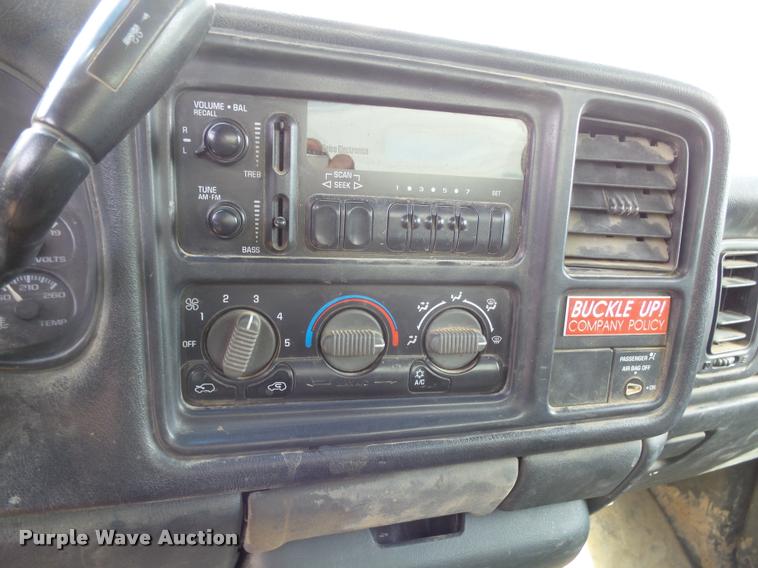 image for item DH9612 2000 Chevrolet Silverado 1500 pickup truck