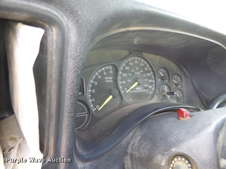 image for item DH9612 2000 Chevrolet Silverado 1500 pickup truck