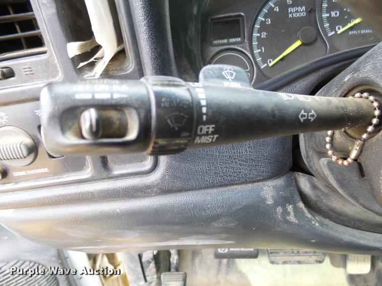 image for item DH9612 2000 Chevrolet Silverado 1500 pickup truck