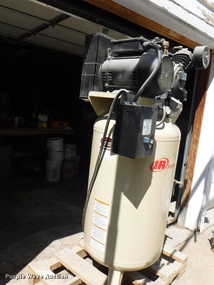 image for item DJ9087 Ingersoll Rand vertical air compressor