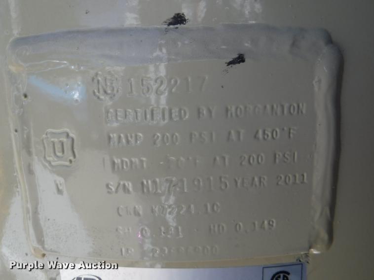 image for item DJ9087 Ingersoll Rand vertical air compressor