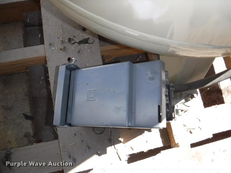 image for item DJ9087 Ingersoll Rand vertical air compressor