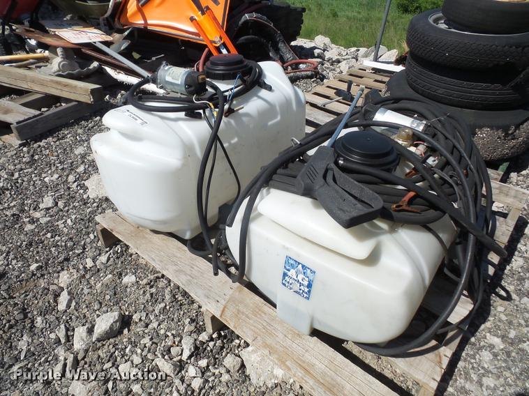 image for item DL9696 (2) spot sprayers