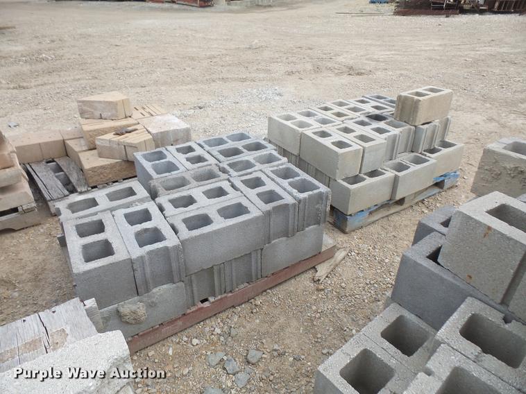 image for item DL9704 Concrete blocks