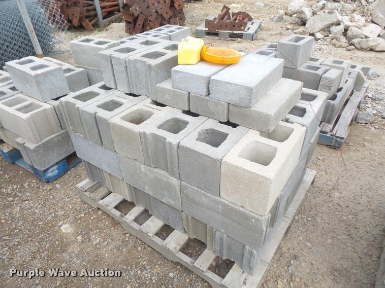 image for item DL9704 Concrete blocks