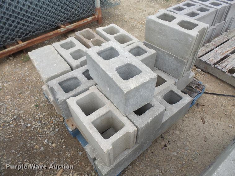 image for item DL9704 Concrete blocks