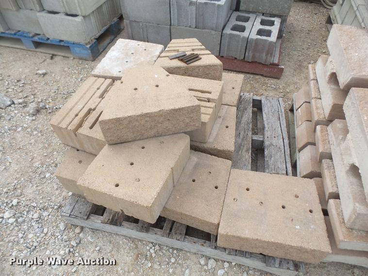 image for item DL9704 Concrete blocks
