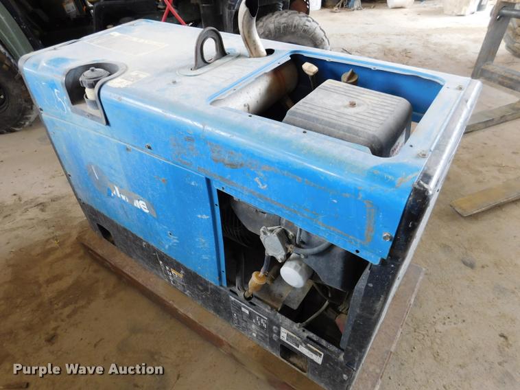 image for item DL9707 Miller Bobcat 225 welder