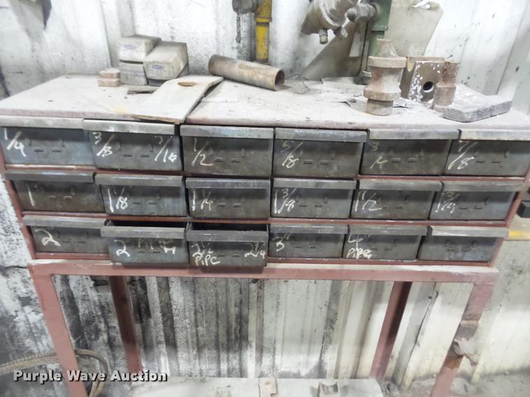 image for item DL9720 1957 Oster 784 threading machine