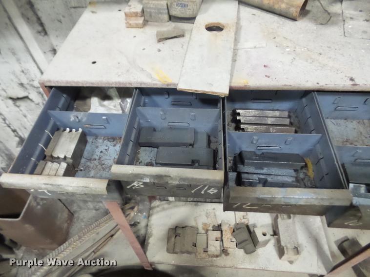 image for item DL9720 1957 Oster 784 threading machine