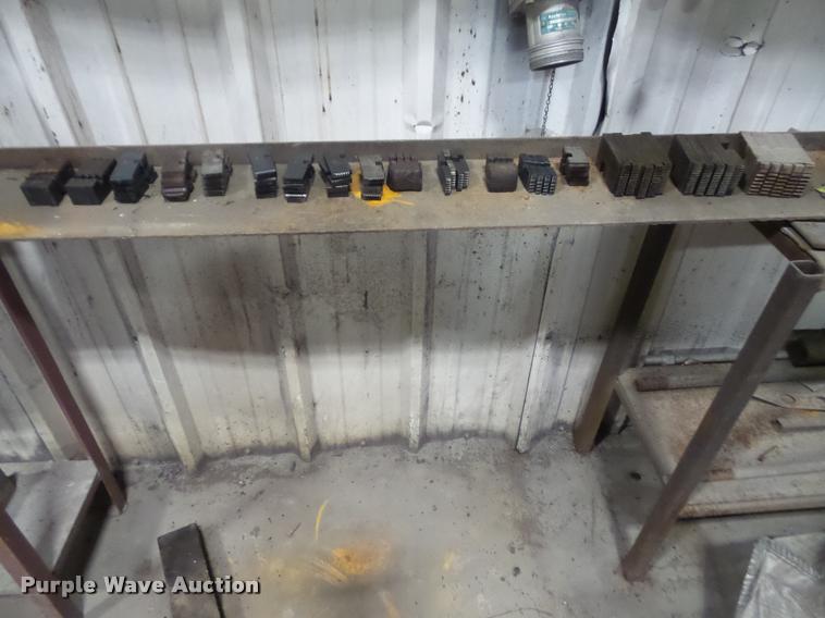 image for item DL9722 Oster 792-A threading machine