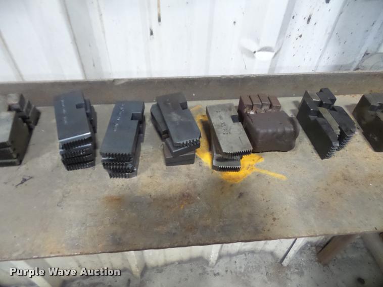 image for item DL9722 Oster 792-A threading machine