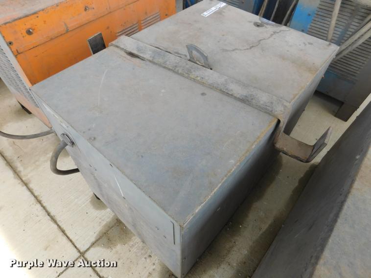 image for item DL9728 (3) welders