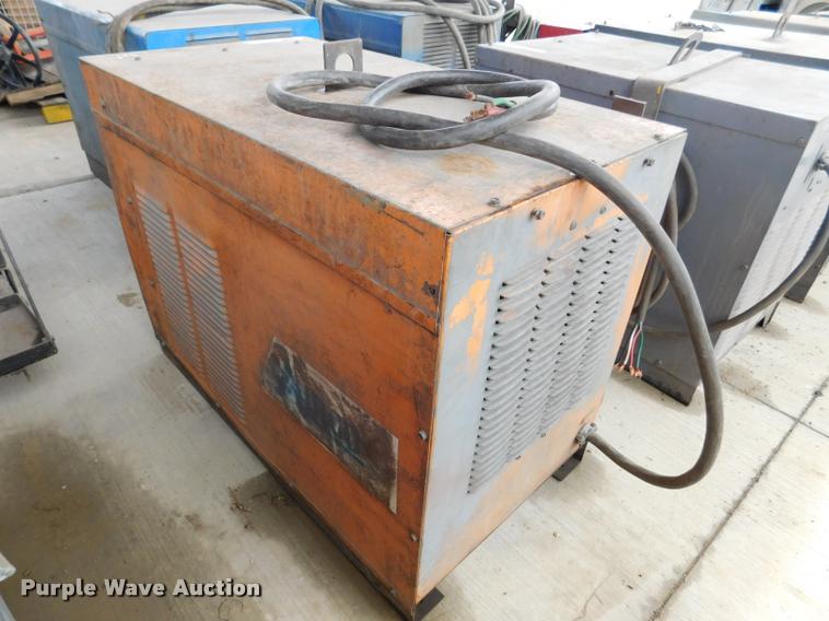 image for item DL9730 Airco CV600 arc welder
