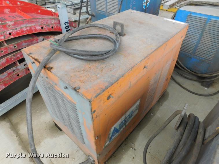 image for item DL9730 Airco CV600 arc welder