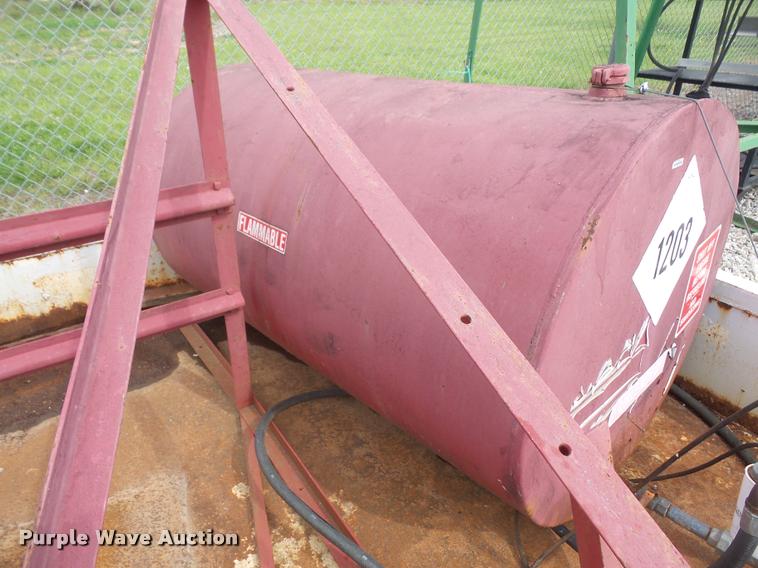 image for item DL9736 (2) fuel tanks