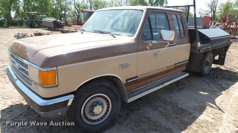 image for item DM9651 1988 Ford F250 HD SuperCab flatbed pickup truck