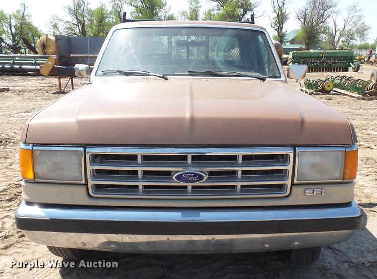 image for item DM9651 1988 Ford F250 HD SuperCab flatbed pickup truck