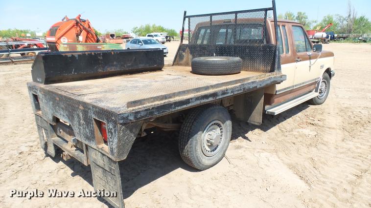 image for item DM9651 1988 Ford F250 HD SuperCab flatbed pickup truck