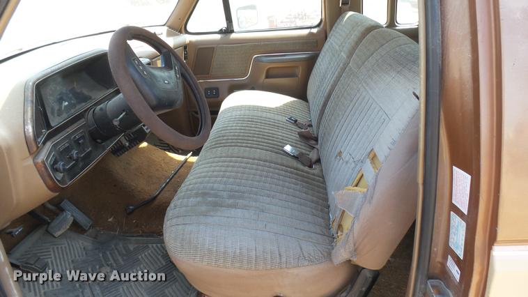 image for item DM9651 1988 Ford F250 HD SuperCab flatbed pickup truck