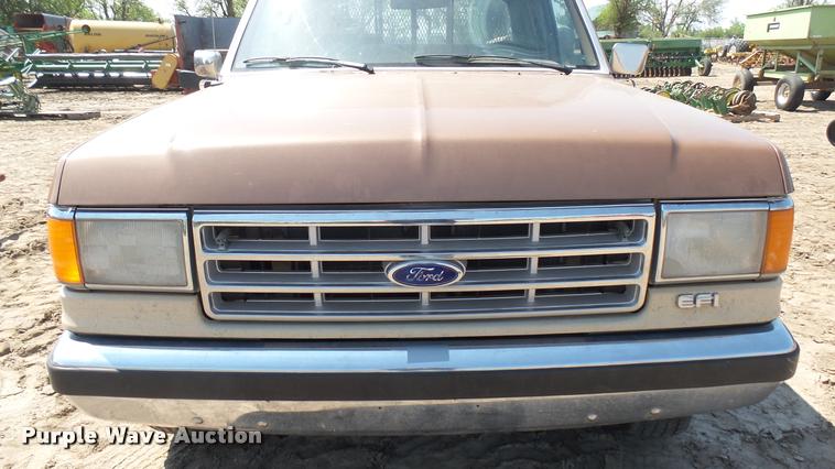 image for item DM9651 1988 Ford F250 HD SuperCab flatbed pickup truck