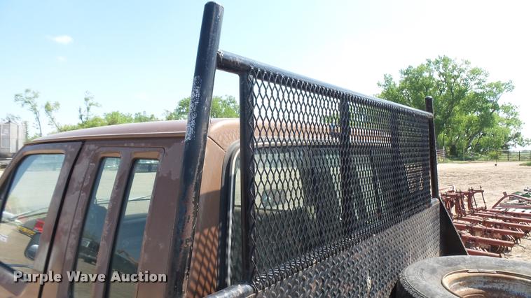 image for item DM9651 1988 Ford F250 HD SuperCab flatbed pickup truck