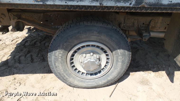 image for item DM9651 1988 Ford F250 HD SuperCab flatbed pickup truck