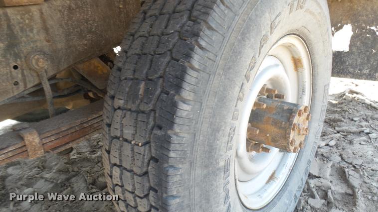 image for item DM9651 1988 Ford F250 HD SuperCab flatbed pickup truck